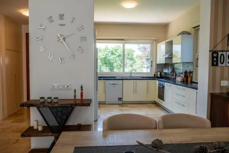 Fitted kitchen